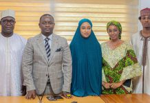 Après sa libération, l’actrice Zenab Chérif reçue par le ministre Moussa Moïse Sylla