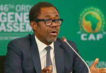 Le secrétaire général de la CAF, Veron Mosengo-Omba, annonce son départ