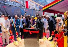 « En posant cette première pierre, nous engageons un acte de renaissance » : Moussa Moïse Sylla lance le Cinéma Center sur le site du cinéma Liberté à Conakry